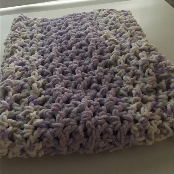 Crocheted baby blanket - Picture 3 of 4